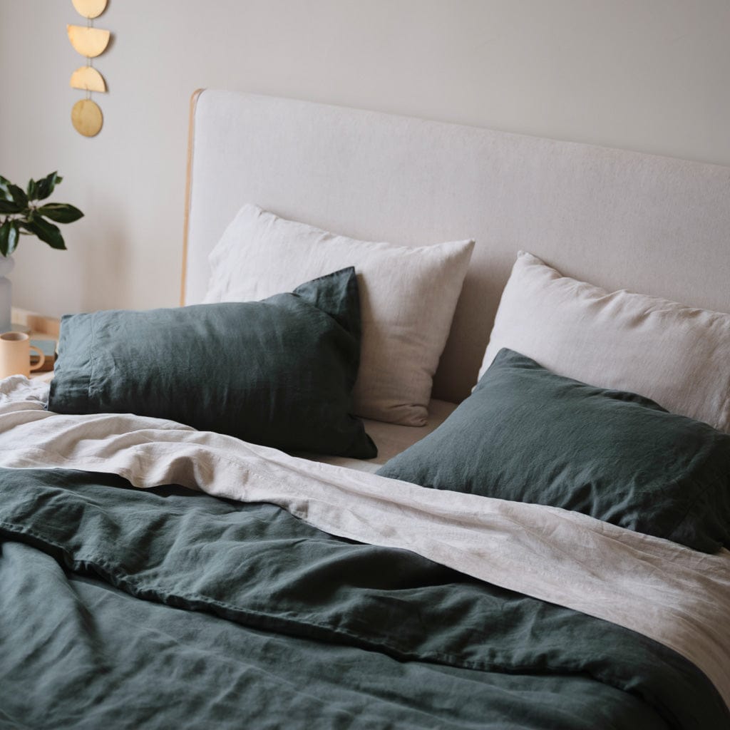 Laurel Bed with High Footboard