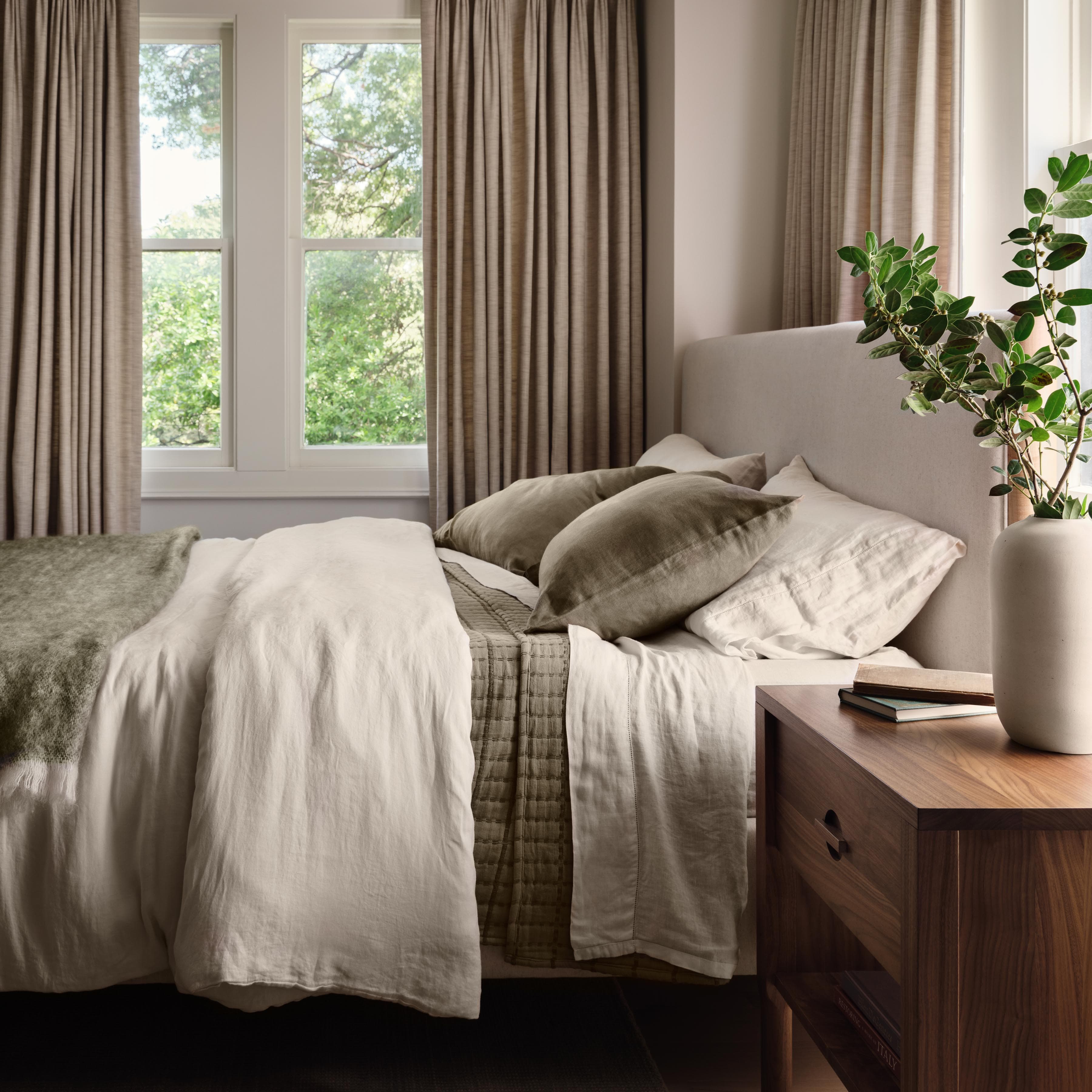 Laurel Bed with Low Footboard